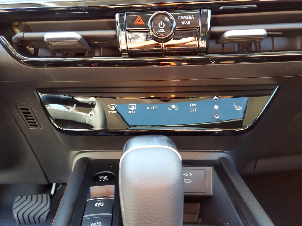New 2027 Nissan Kicks SR w/ SR Premium Package FWD image 31