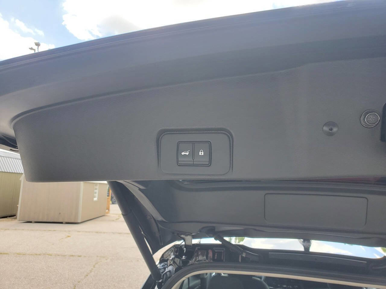 Used 2024 Nissan Rogue SV image 22