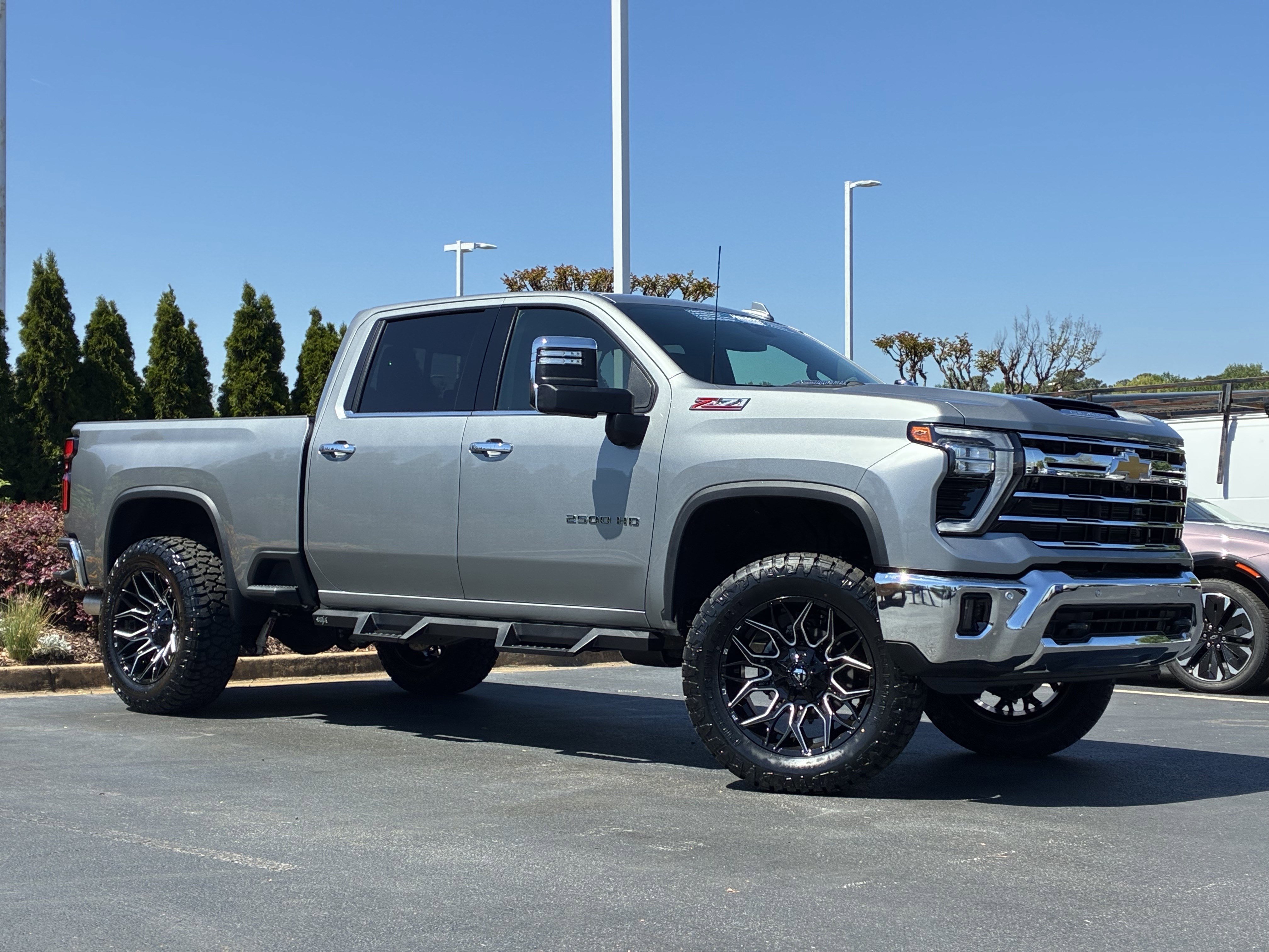 Used 2025 Chevrolet Silverado 2500 LTZ w/ LTZ Convenience Package image 31