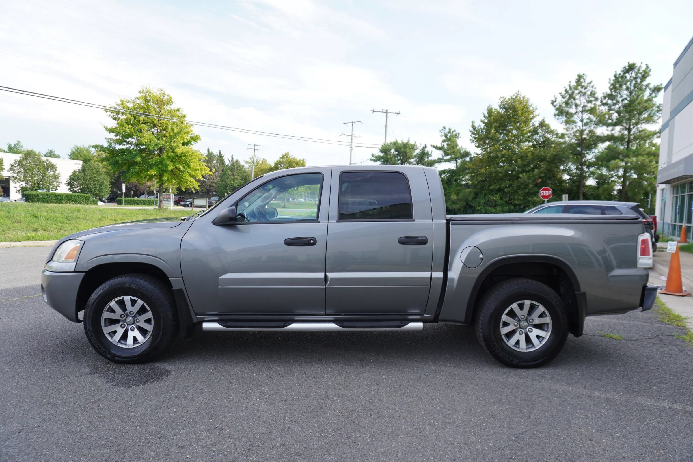 Used 2007 Mitsubishi Raider LS AWD/4WD image 4