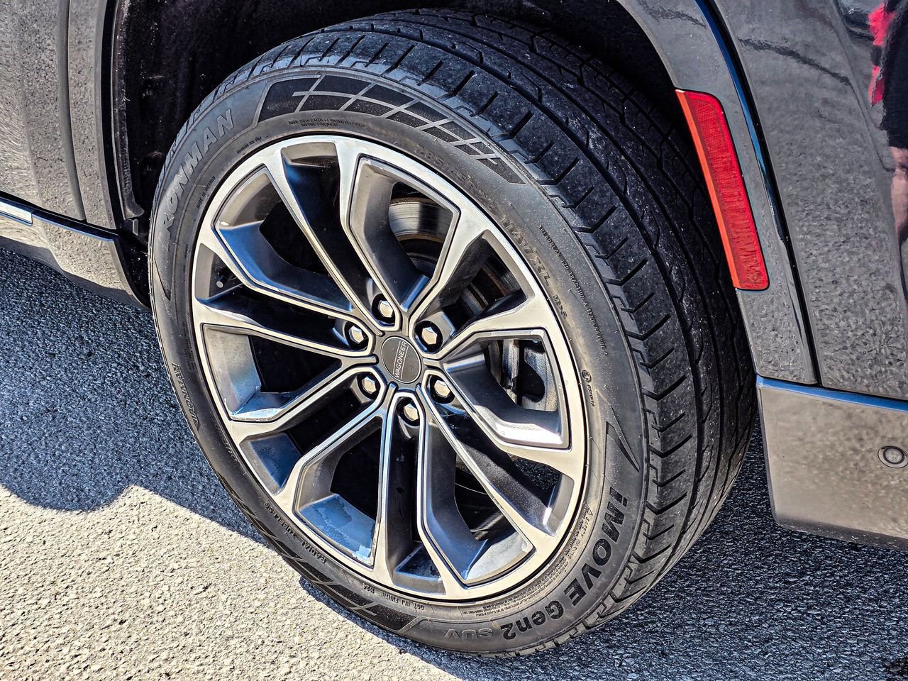 Used 2022 Jeep Grand Wagoneer Series III AWD/4WD image 9