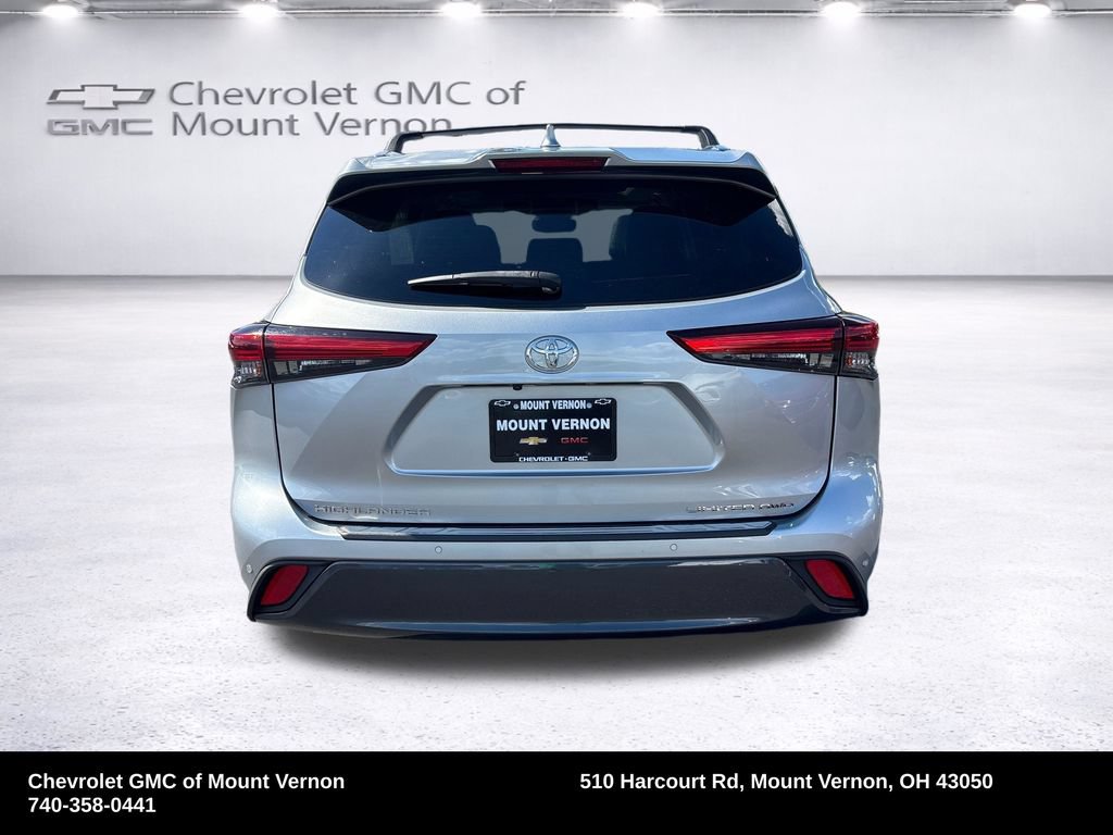 Used 2020 Toyota Highlander Limited AWD/4WD image 4