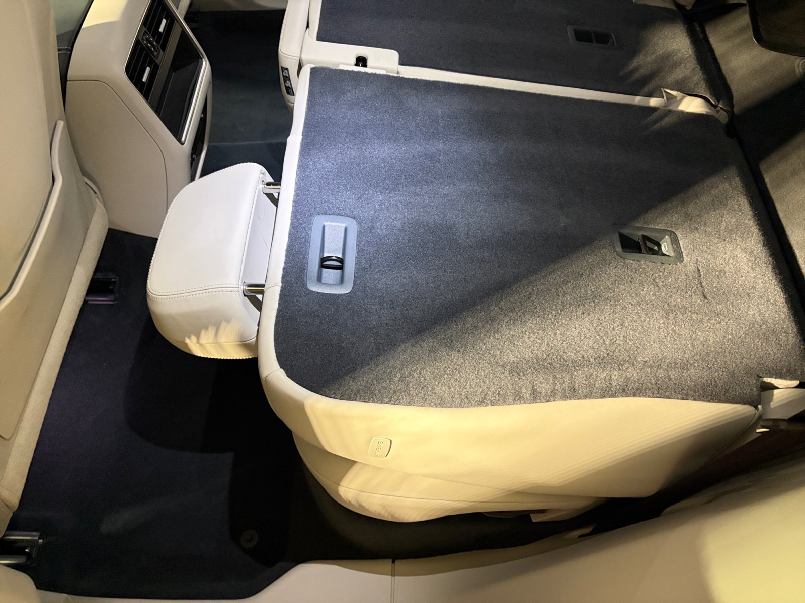 Certified 2023 Porsche Cayenne AWD/4WD image 34