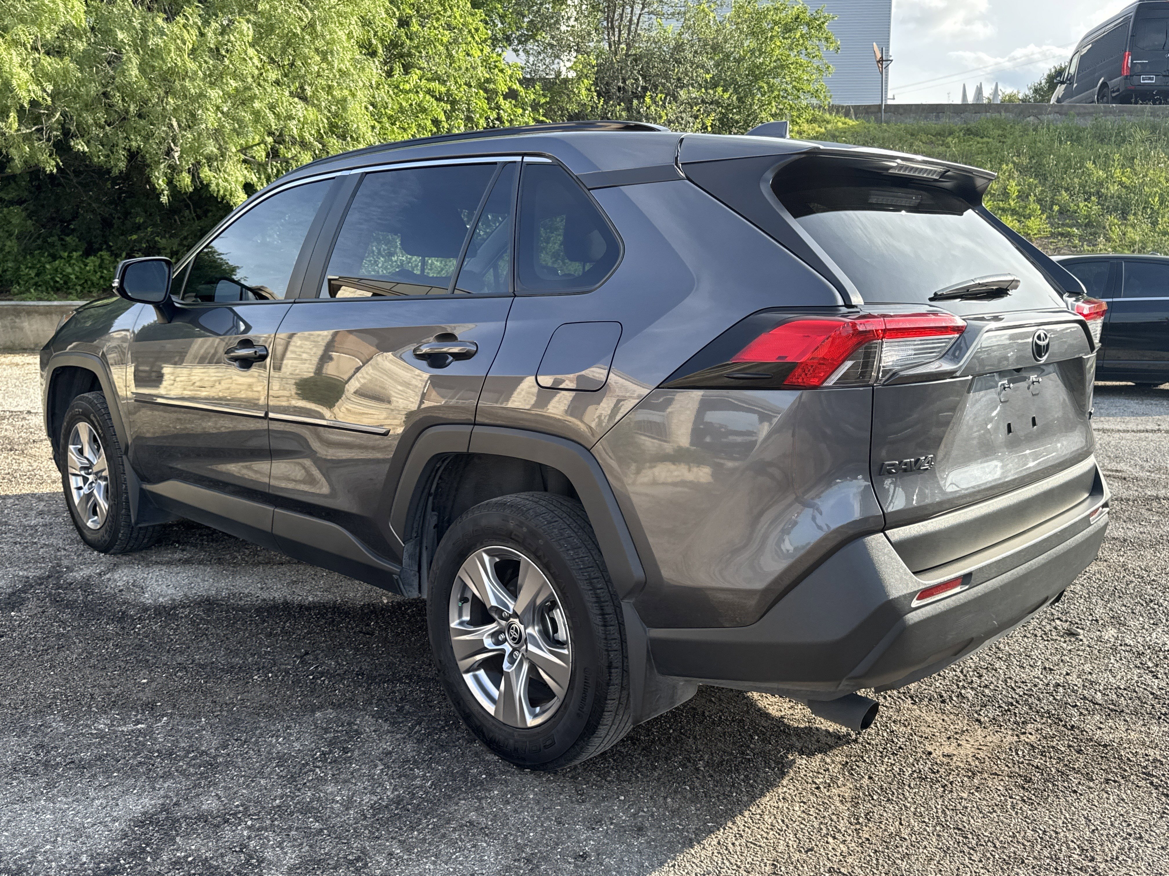 Used 2024 Toyota RAV4 XLE FWD image 5