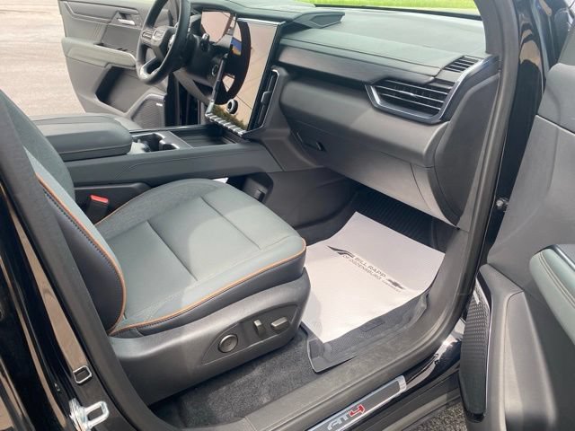 Used 2026 GMC Acadia AT4 w/ LPO, Floor Liner Package AWD/4WD image 10