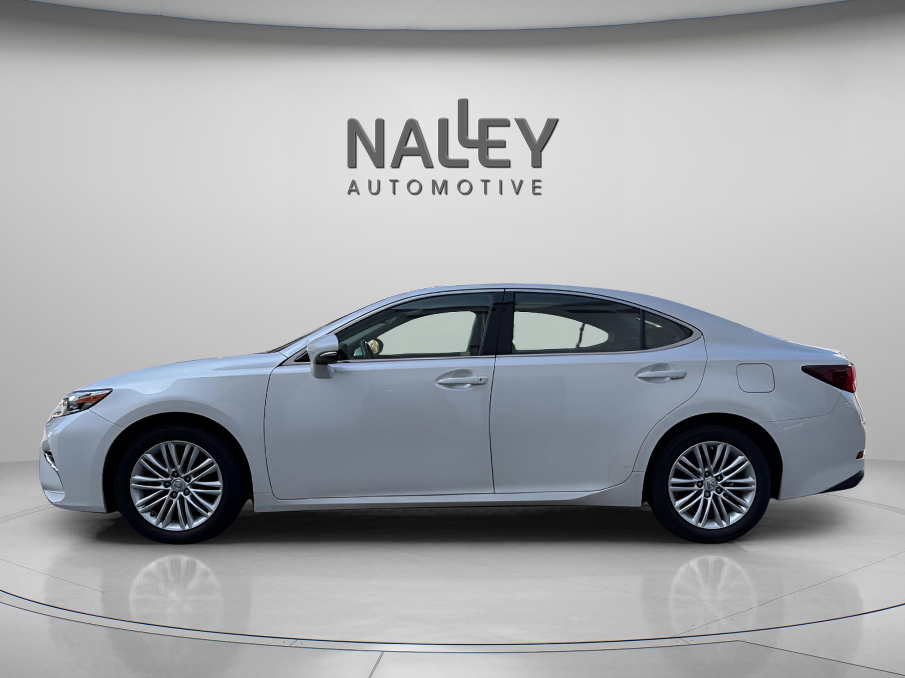 Used 2017 Lexus ES 350 w/ Premium Package image 3