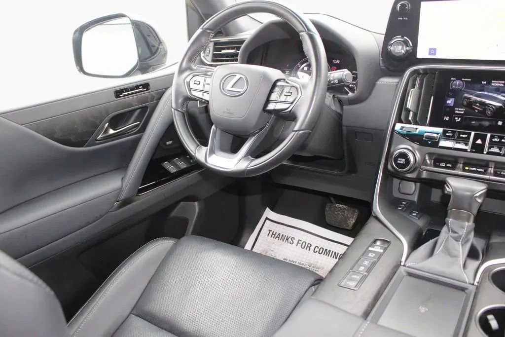 Used 2023 Lexus LX 600 4WD w/ Appearance Package image 33