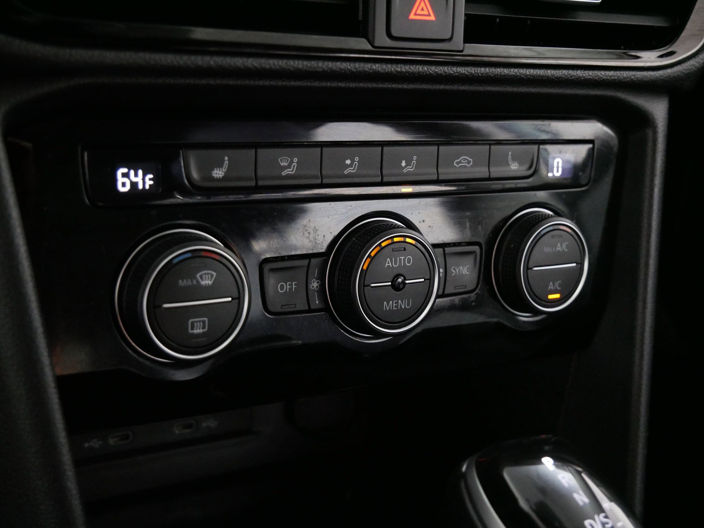 Used 2023 Volkswagen Taos SEL image 23