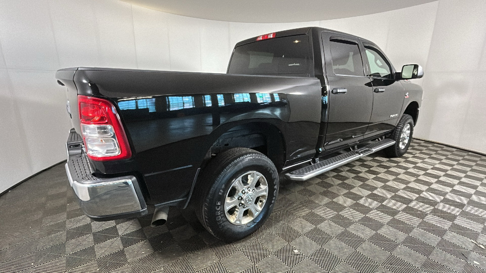 Used 2022 RAM 2500 Big Horn w/ Level A Equipment Group AWD/4WD image 3