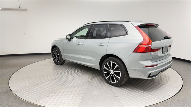 Certified 2025 Volvo XC60 B5 Plus image 4