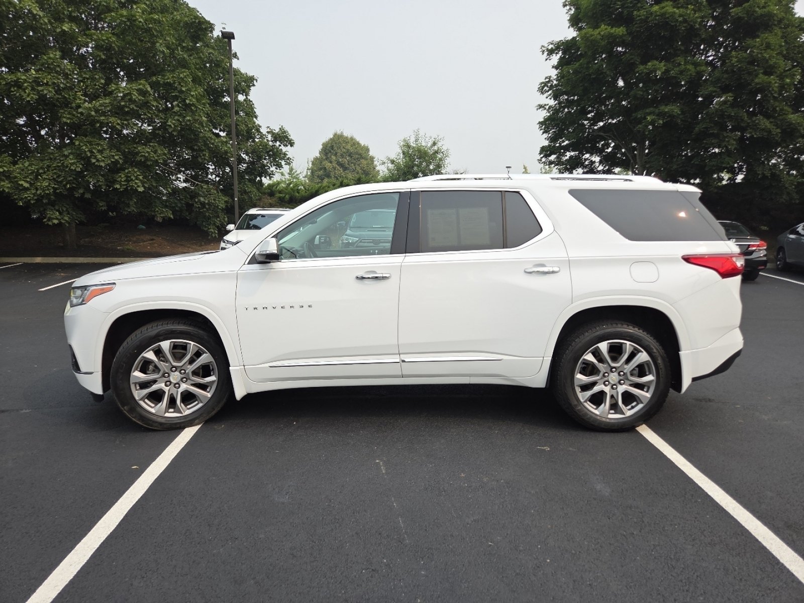 Used 2021 Chevrolet Traverse Premier AWD/4WD image 25