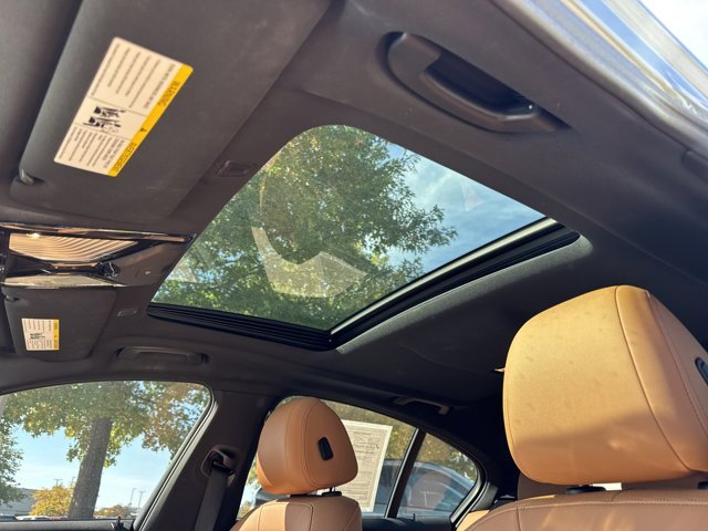 Certified 2022 BMW 540i xDrive w/ M Sport Package image 9