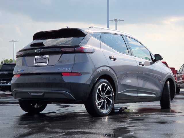 Used 2022 Chevrolet Bolt EUV Premier w/ Sun & Sound Package FWD image 19