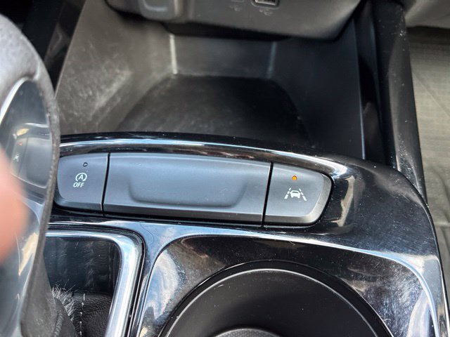 Used 2025 Chevrolet Trax LT w/ LT Convenience Package FWD image 33