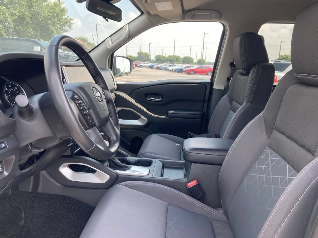 Used 2025 Nissan Frontier SV w/ SV Convenience Package RWD image 10