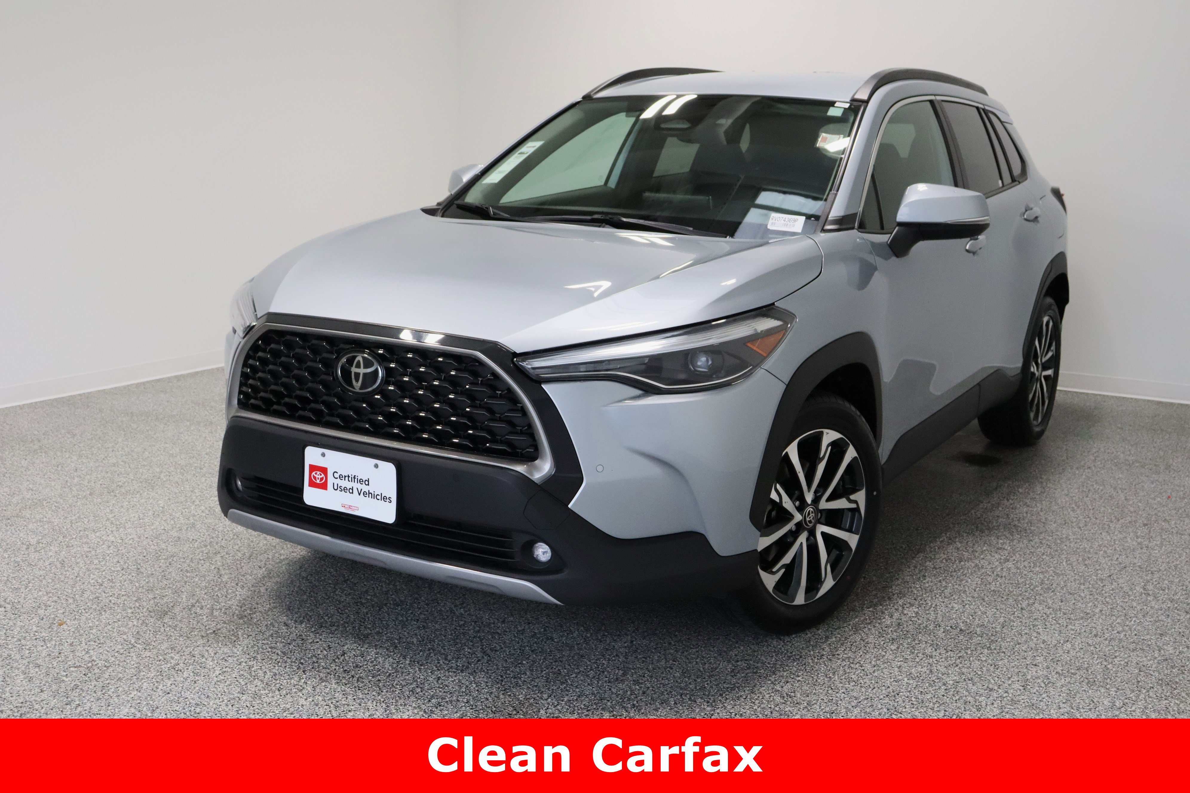 Certified 2024 Toyota Corolla Cross XLE image 2