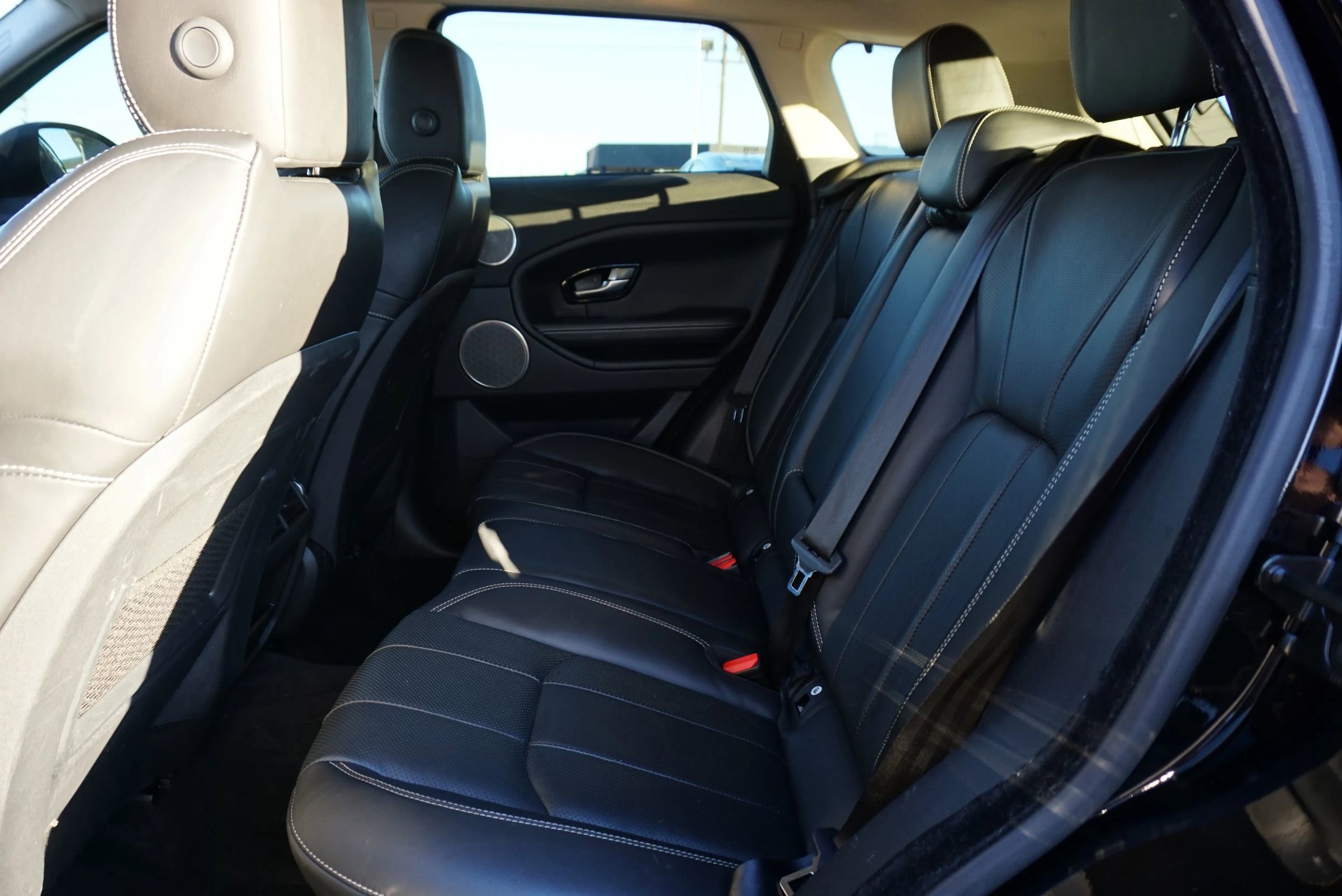 Used 2018 Land Rover Range Rover Evoque HSE AWD/4WD image 17