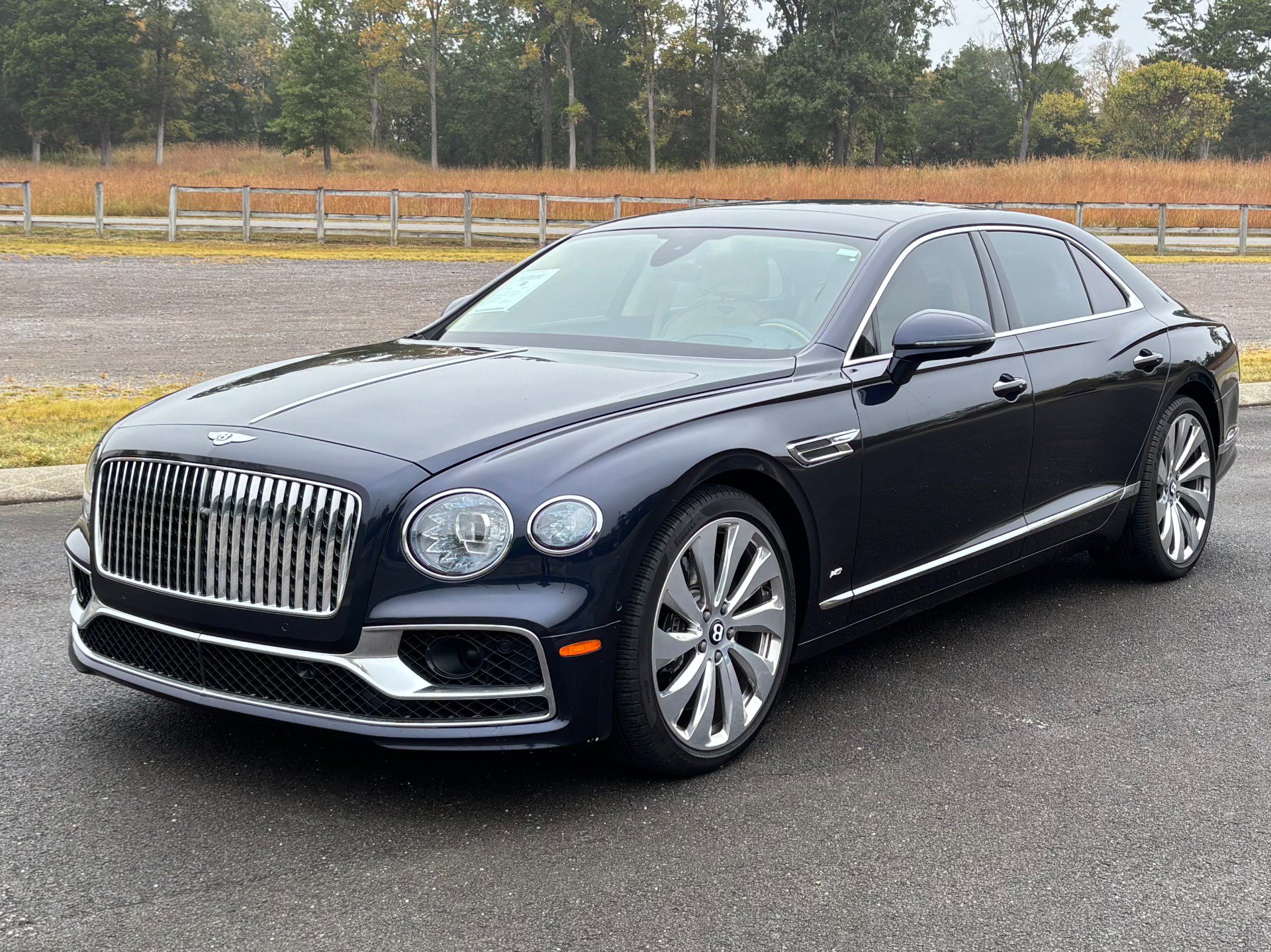 Used 2021 Bentley Flying Spur V8 AWD/4WD image 2