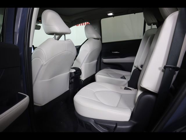 Used 2024 Toyota Grand Highlander AWD image 16