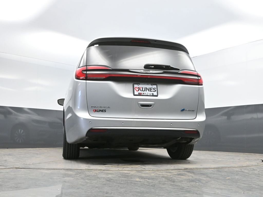 Used 2024 Chrysler Pacifica Select FWD image 37