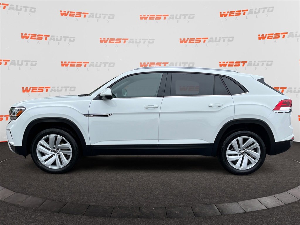 Used 2022 Volkswagen Atlas Cross Sport SE image 2