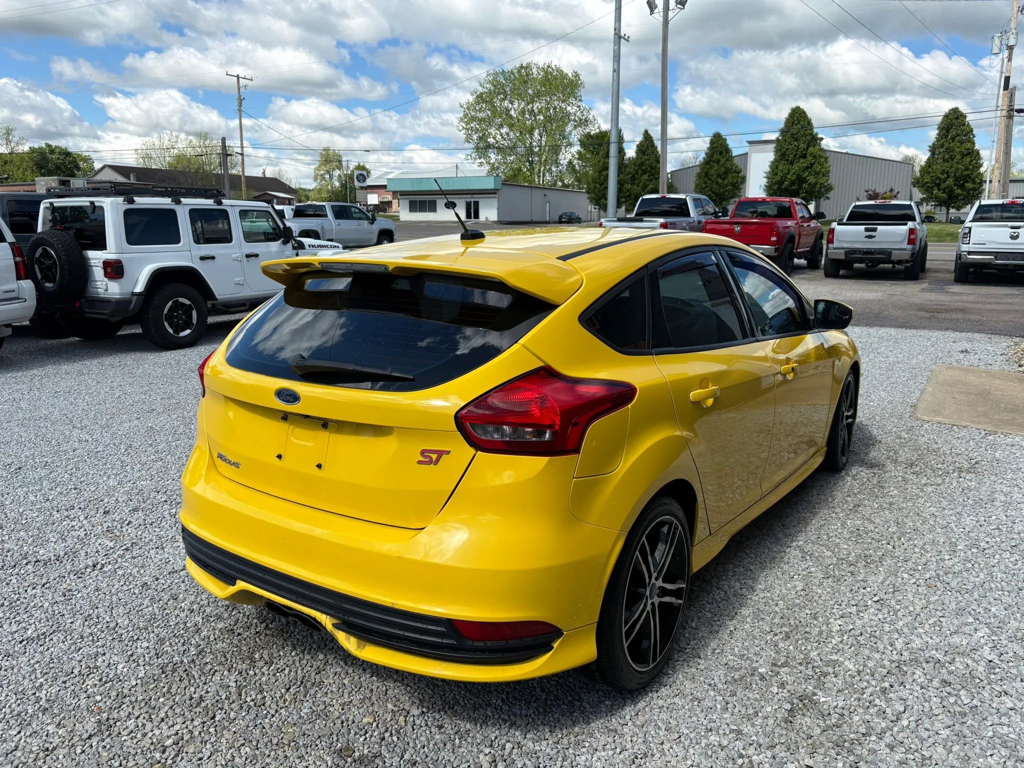 Used 2017 Ford Focus ST FWD image 4