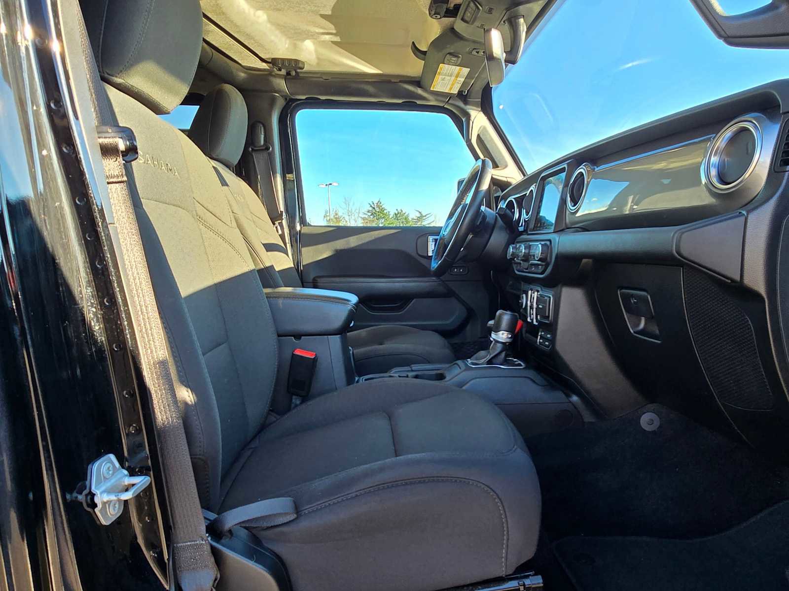 Used 2020 Jeep Wrangler Unlimited Sahara image 11