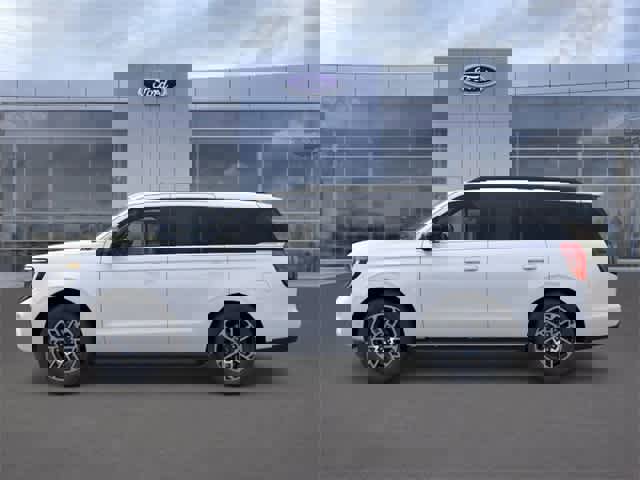 New 2025 Ford Expedition Active image 3
