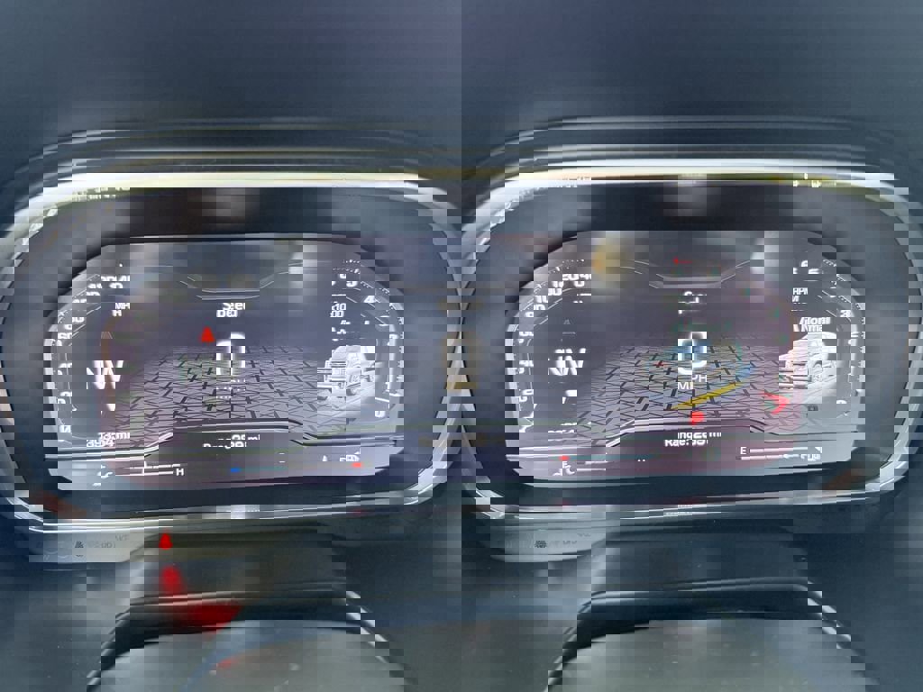 Used 2023 GMC Yukon SLT w/ SLT Luxury Package image 36