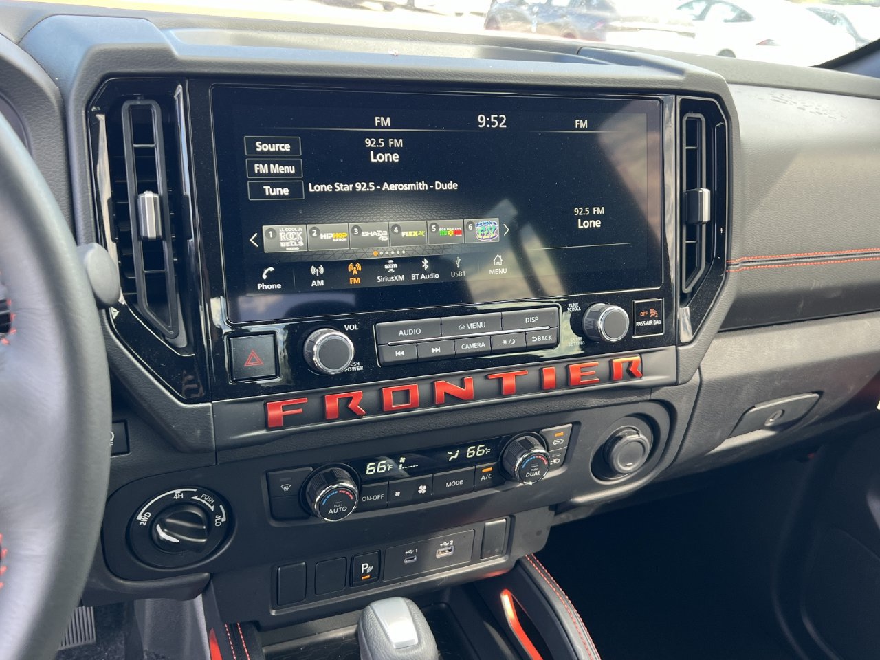 Used 2025 Nissan Frontier PRO-4X w/ Interior Protection Package AWD/4WD image 8