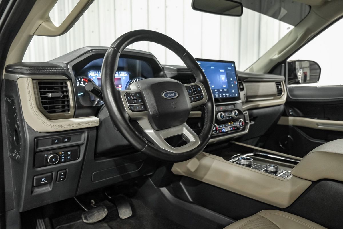 Used 2022 Ford Expedition Max Limited image 14