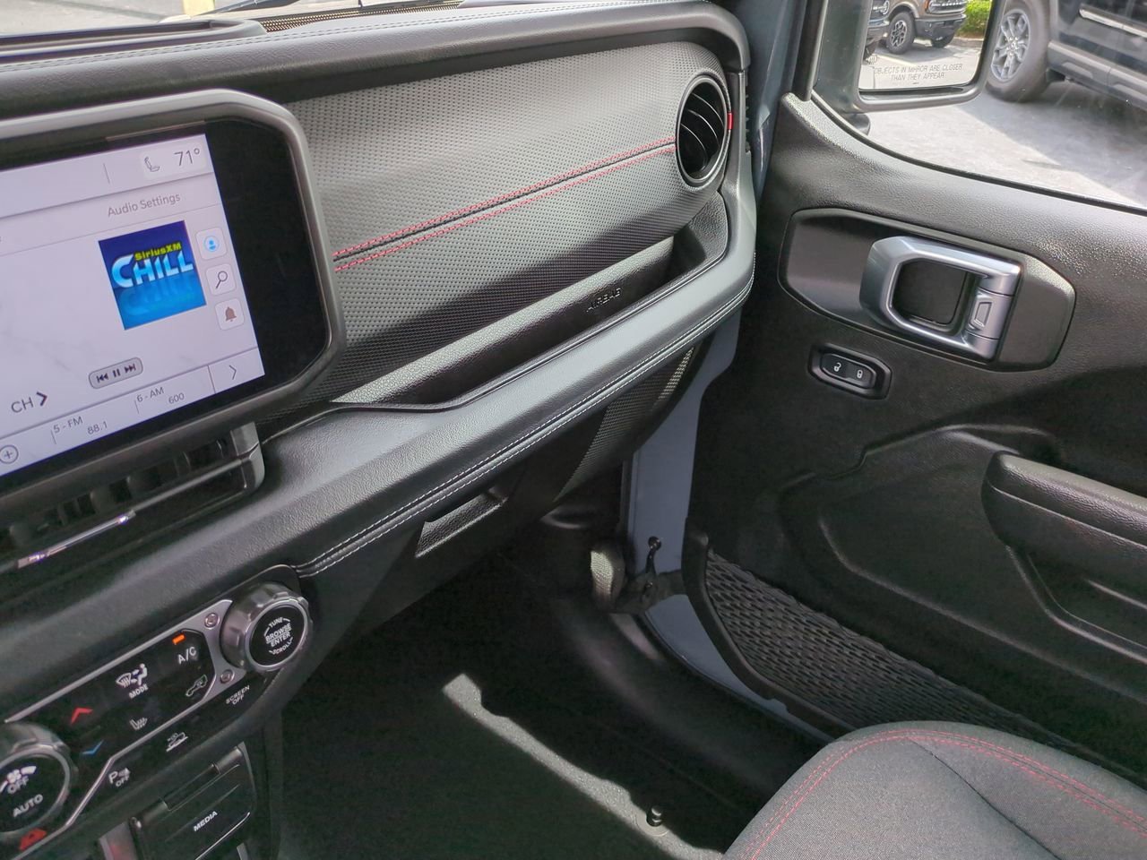 Used 2024 Jeep Wrangler Rubicon w/ Safety Group image 17