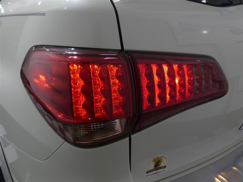 Used 2017 INFINITI QX80 4WD w/ Driver Assistance Package image 16