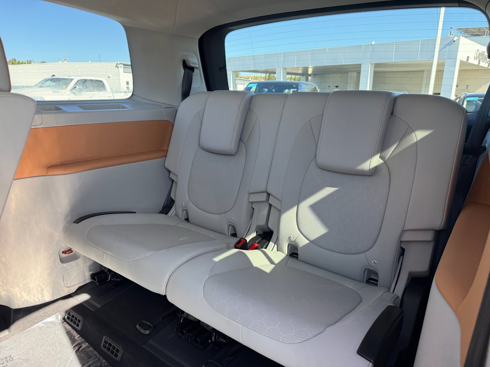 Certified 2025 Volkswagen ID. Buzz Pro S Plus RWD image 21