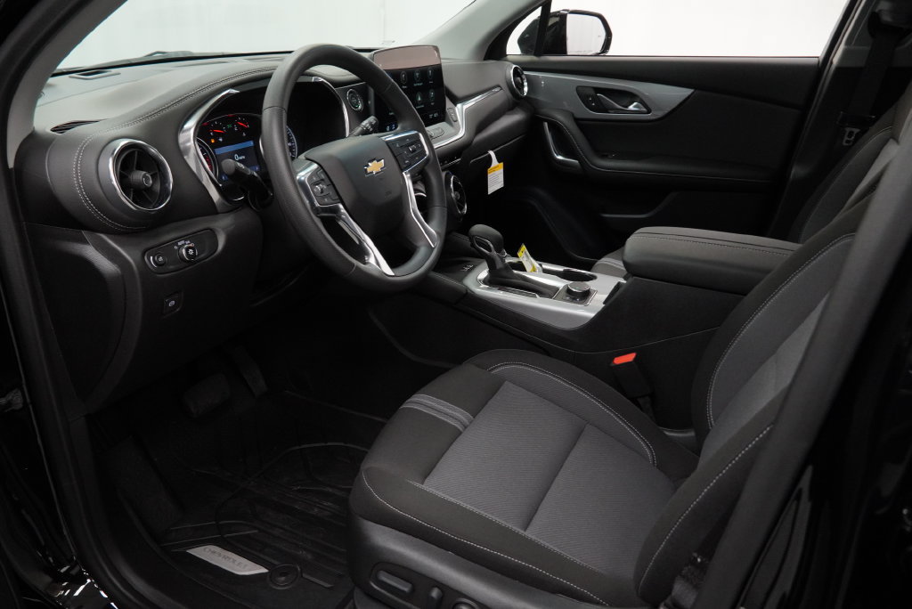 New 2026 Chevrolet Blazer LT w/ Convenience Package AWD/4WD image 10
