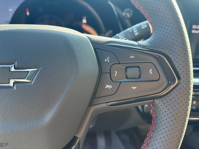 New 2025 Chevrolet Trax RS w/ Sunroof Package image 25