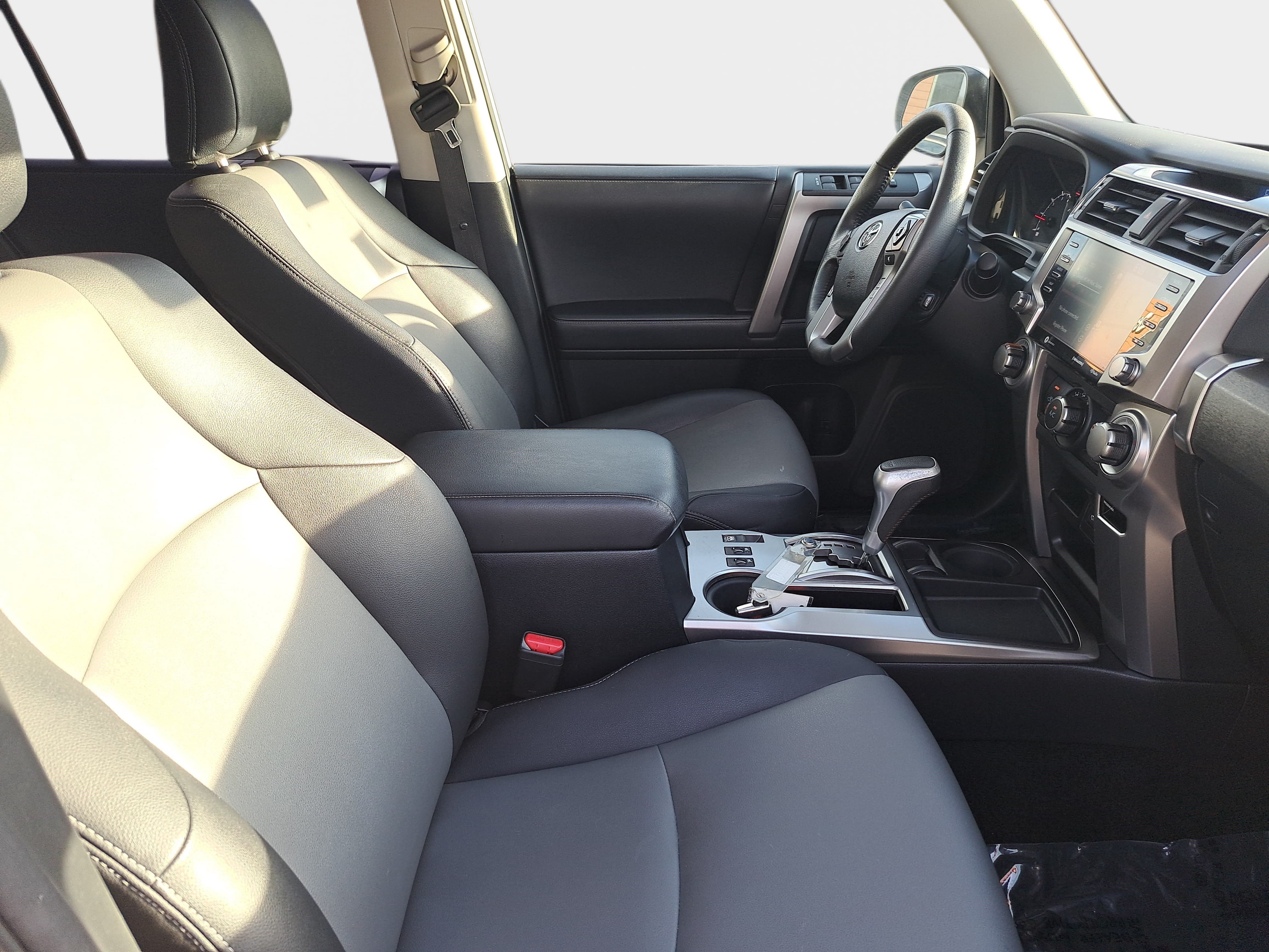 Used 2020 Toyota 4Runner SR5 Premium w/ Moonroof Package RWD image 10