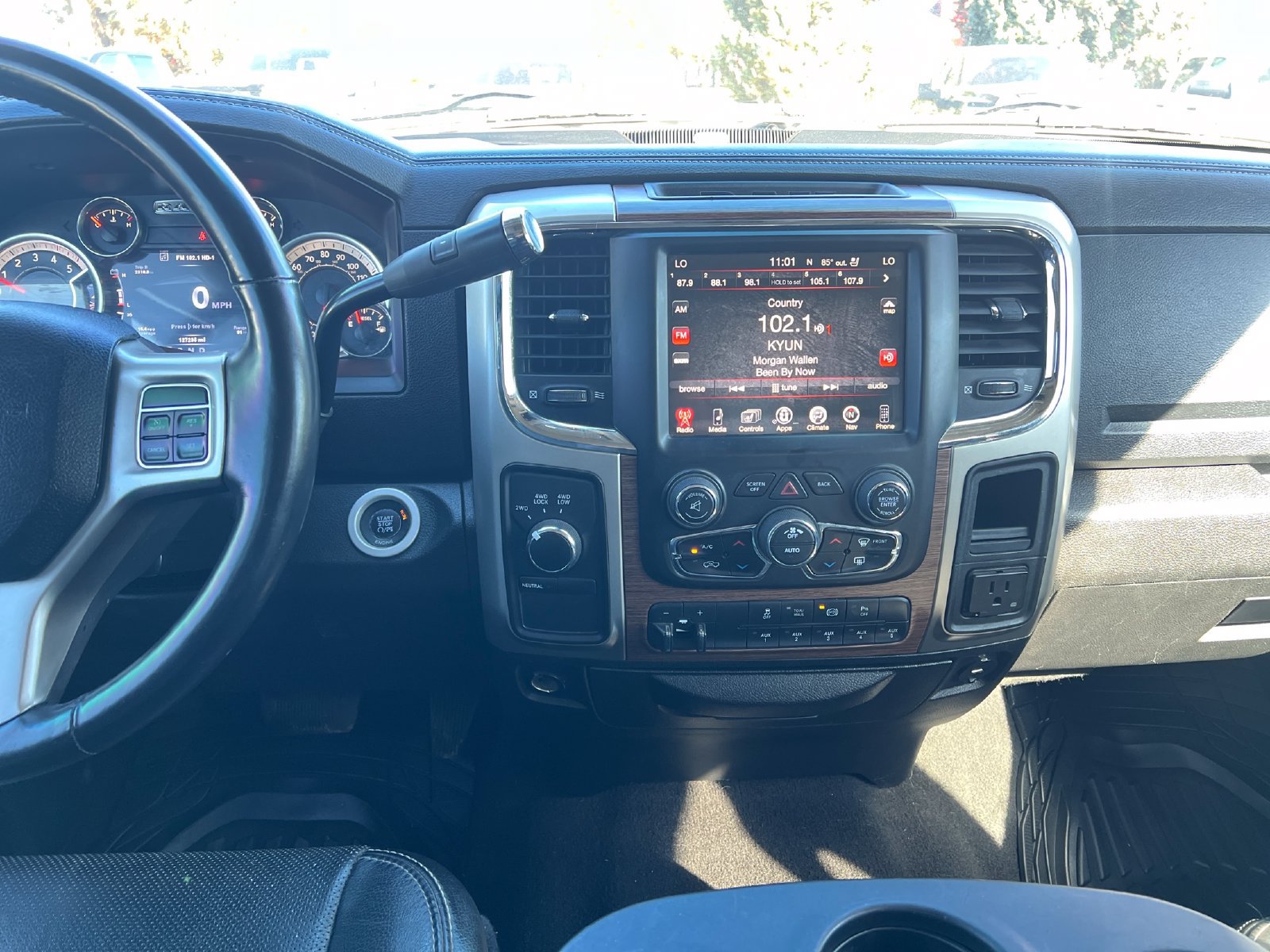 Used 2014 RAM 3500 Laramie AWD/4WD image 19