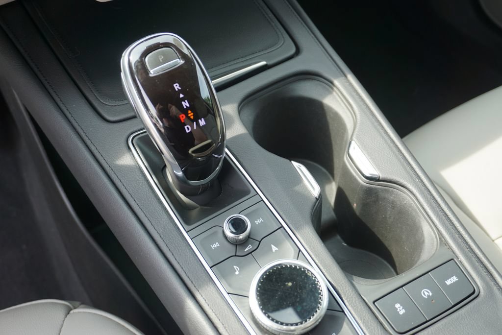Used 2022 Cadillac XT4 Luxury w/ Cold Weather Package FWD image 35