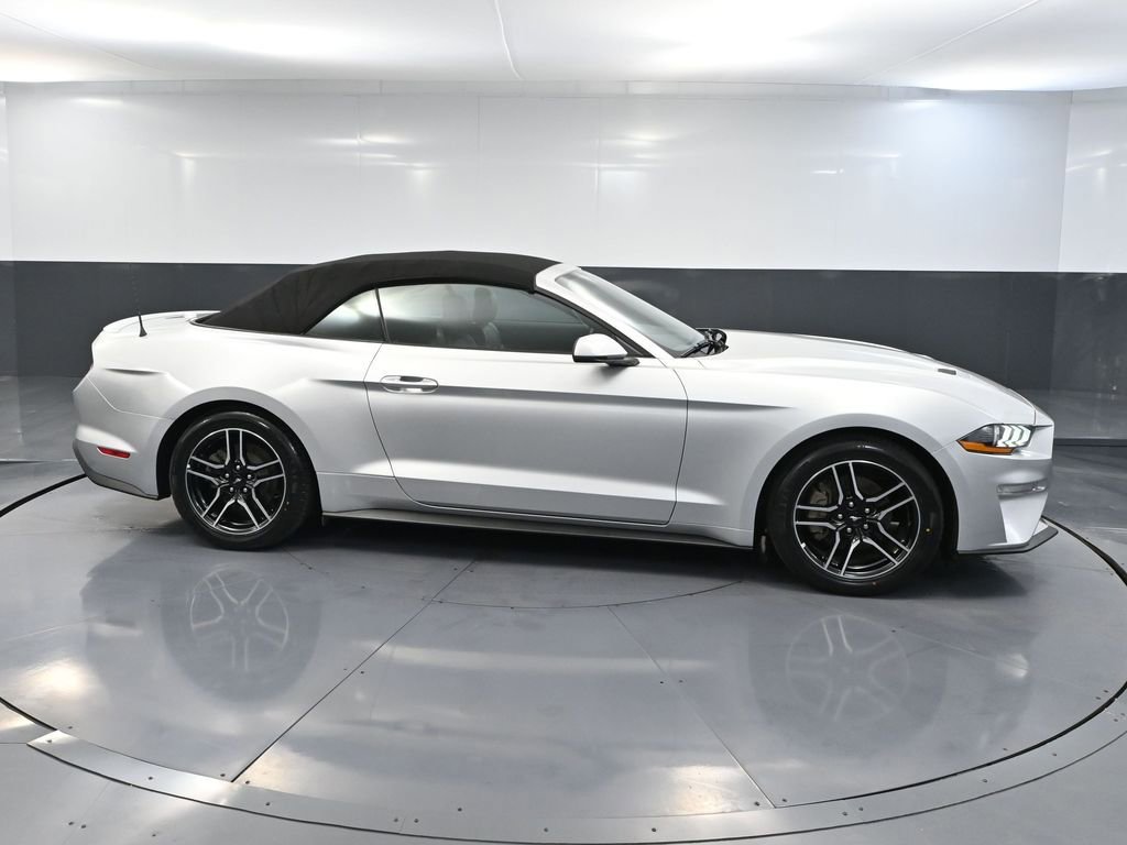 Used 2018 Ford Mustang Premium w/ Equipment Group 201A image 4
