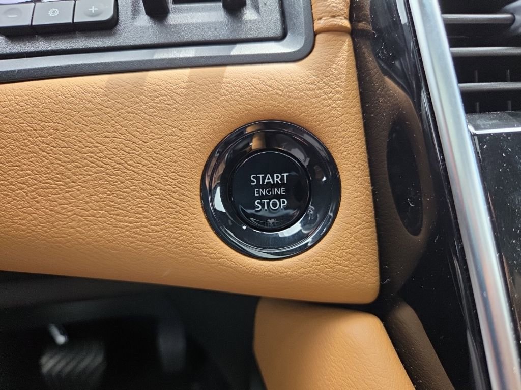 Used 2025 Nissan Armada Platinum Reserve image 35