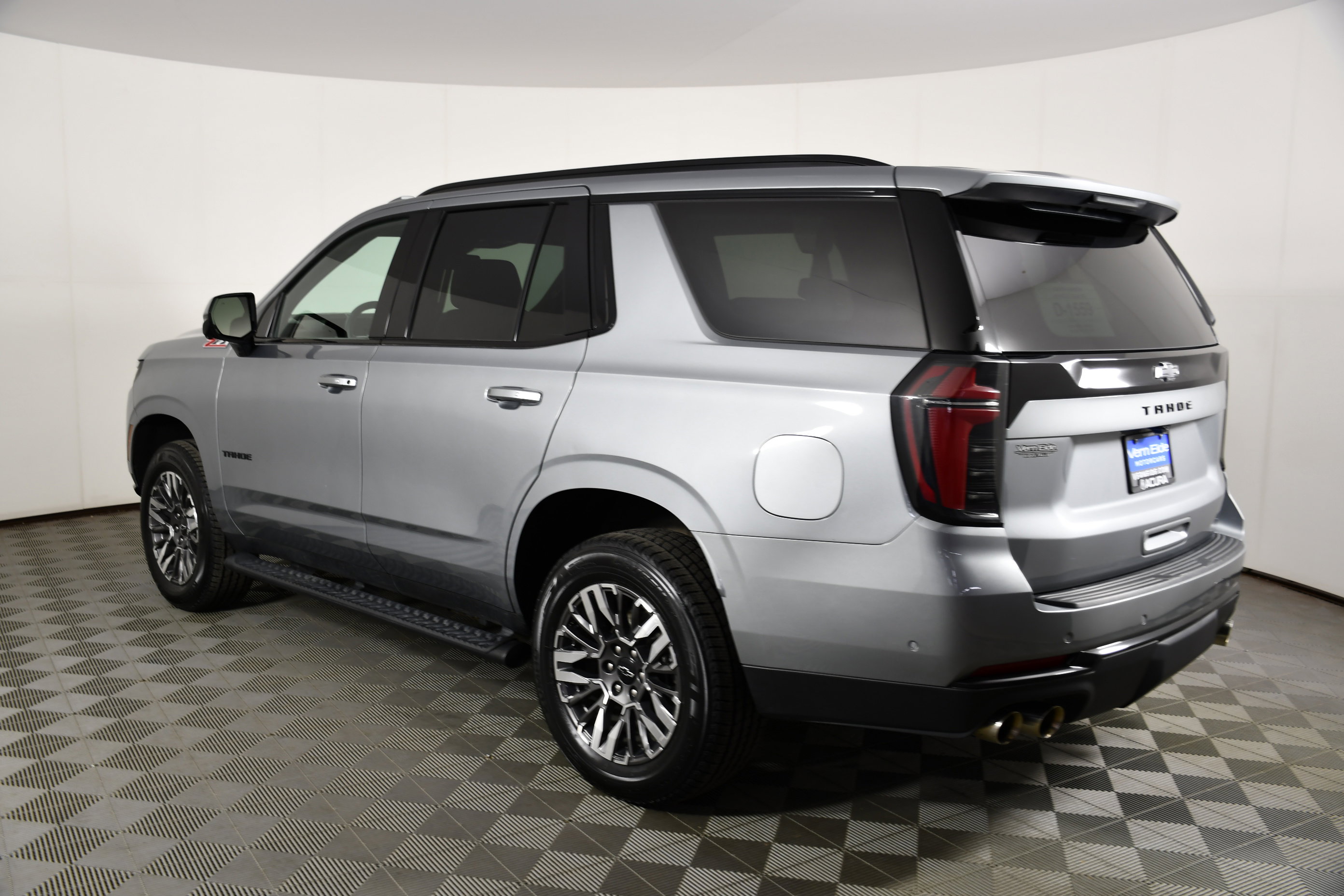 Used 2025 Chevrolet Tahoe Z71 AWD/4WD image 8