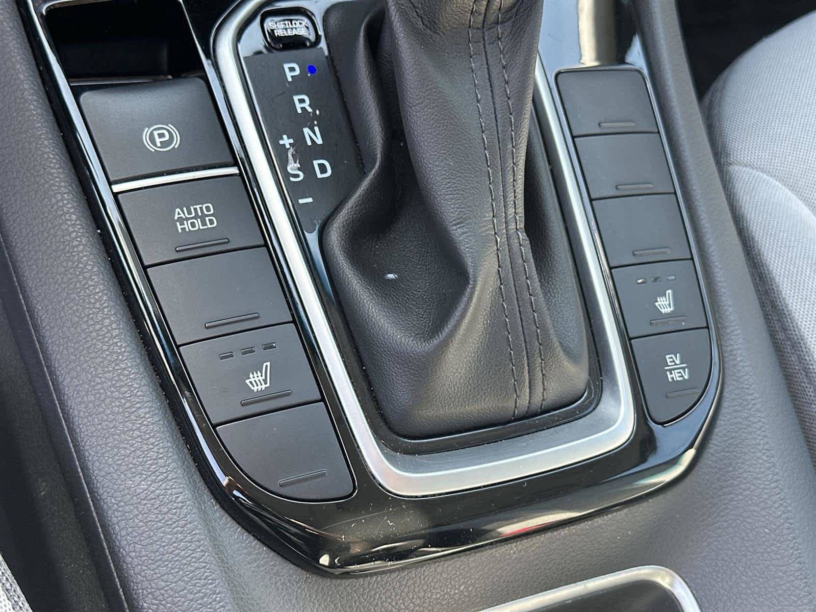 Used 2022 Hyundai Ioniq SE image 26
