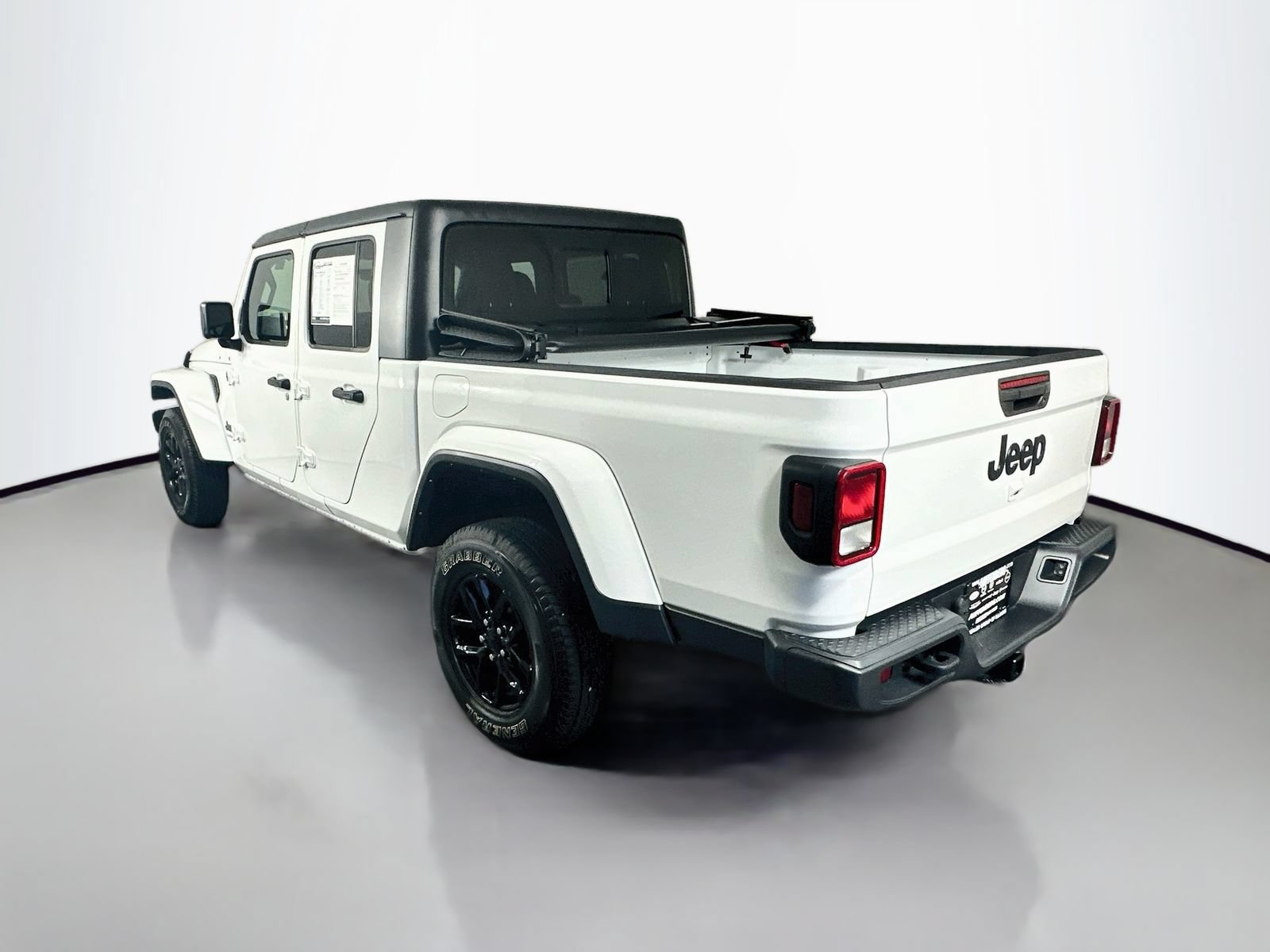 Used 2022 Jeep Gladiator Sport AWD/4WD image 5