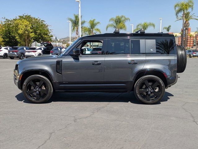 Used 2021 Land Rover Defender 110 X-Dynamic SE AWD/4WD image 8