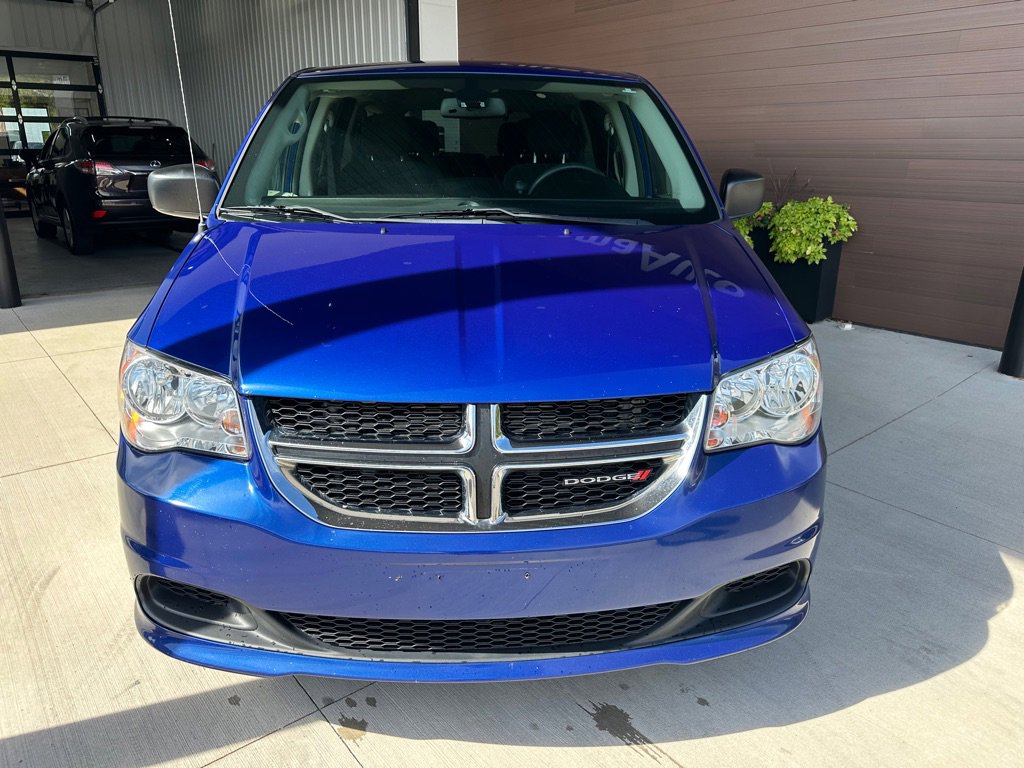 Used 2018 Dodge Grand Caravan SE w/ UConnect Hands-Free Group FWD image 2
