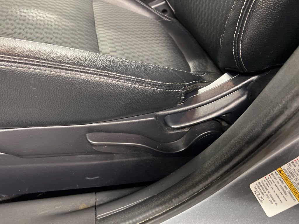 Used 2015 Mitsubishi Outlander SE image 26