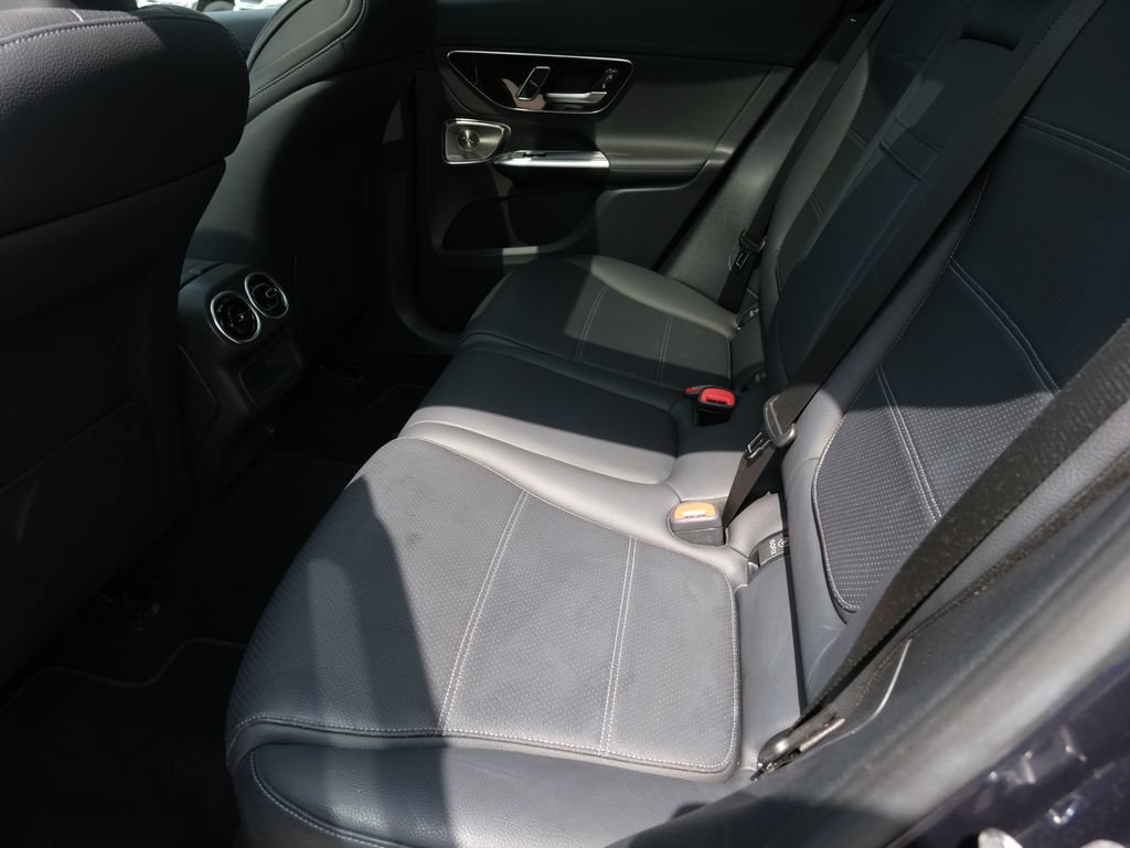 Used 2023 Mercedes-Benz GLC 300 image 34