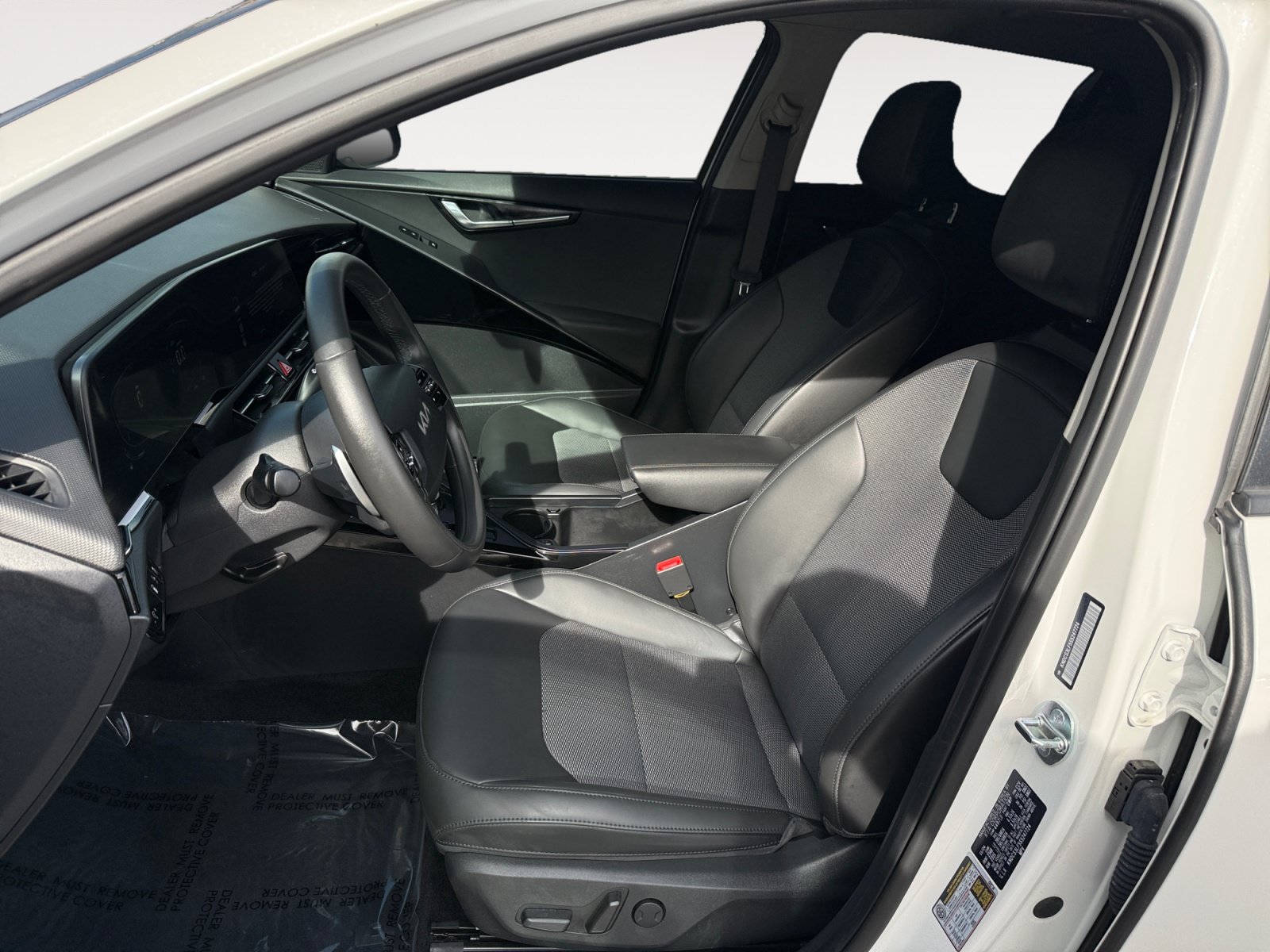 Used 2025 Kia Niro EX FWD image 10