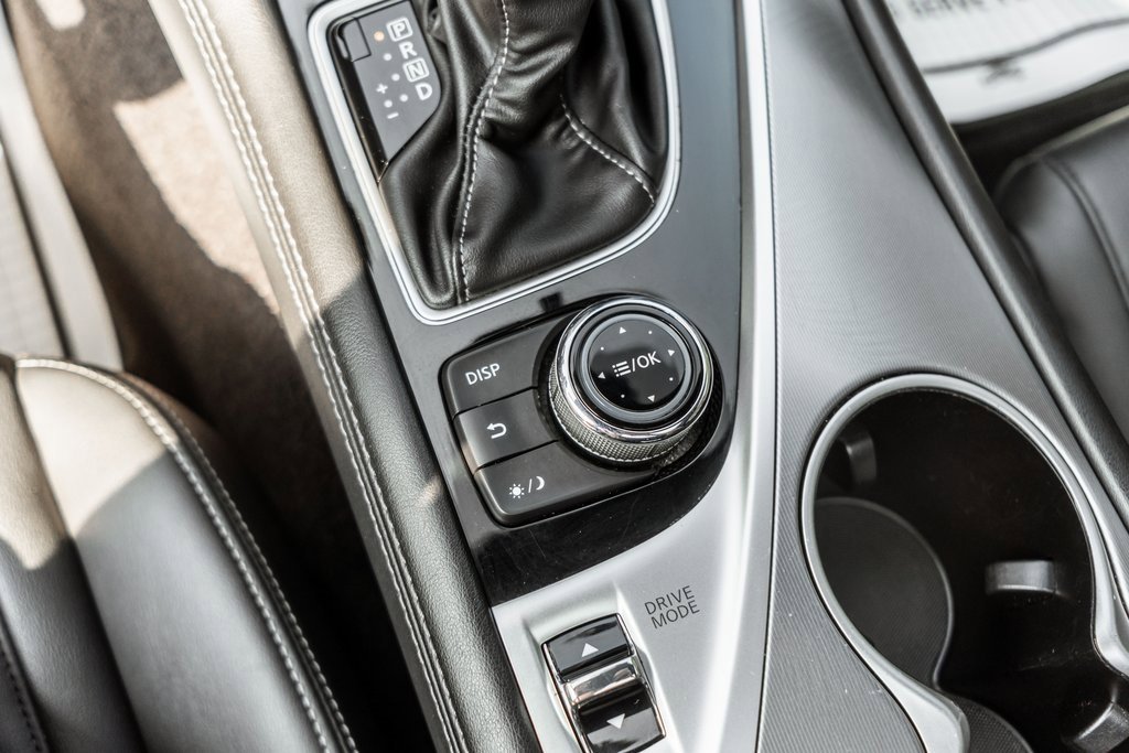 Used 2018 INFINITI Q60 3.0t Luxe image 9